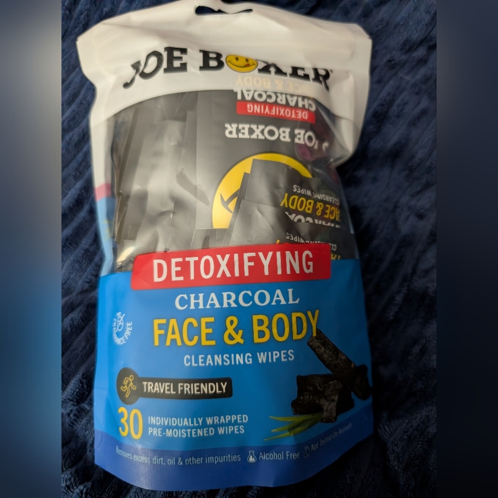 Joe Boxer Charcoal Face & Body Wipes - Black and Blue